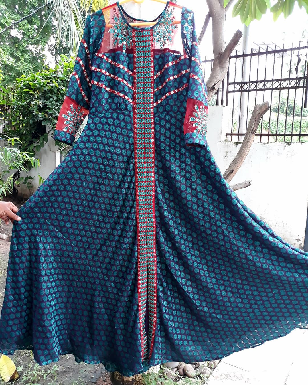 How To Recycle Old Sarees - 55 Creative Dresses From Old Sarees ...