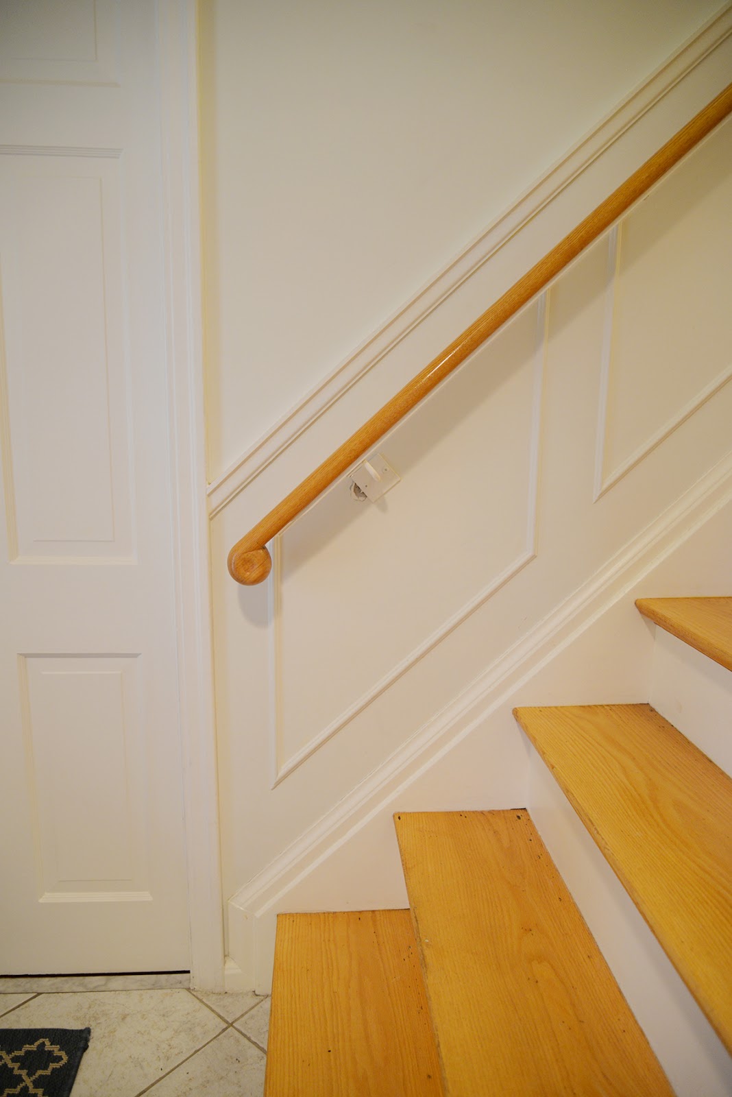 old 1970's stair iron railing, updated traditional wood railing, stair rail before and after