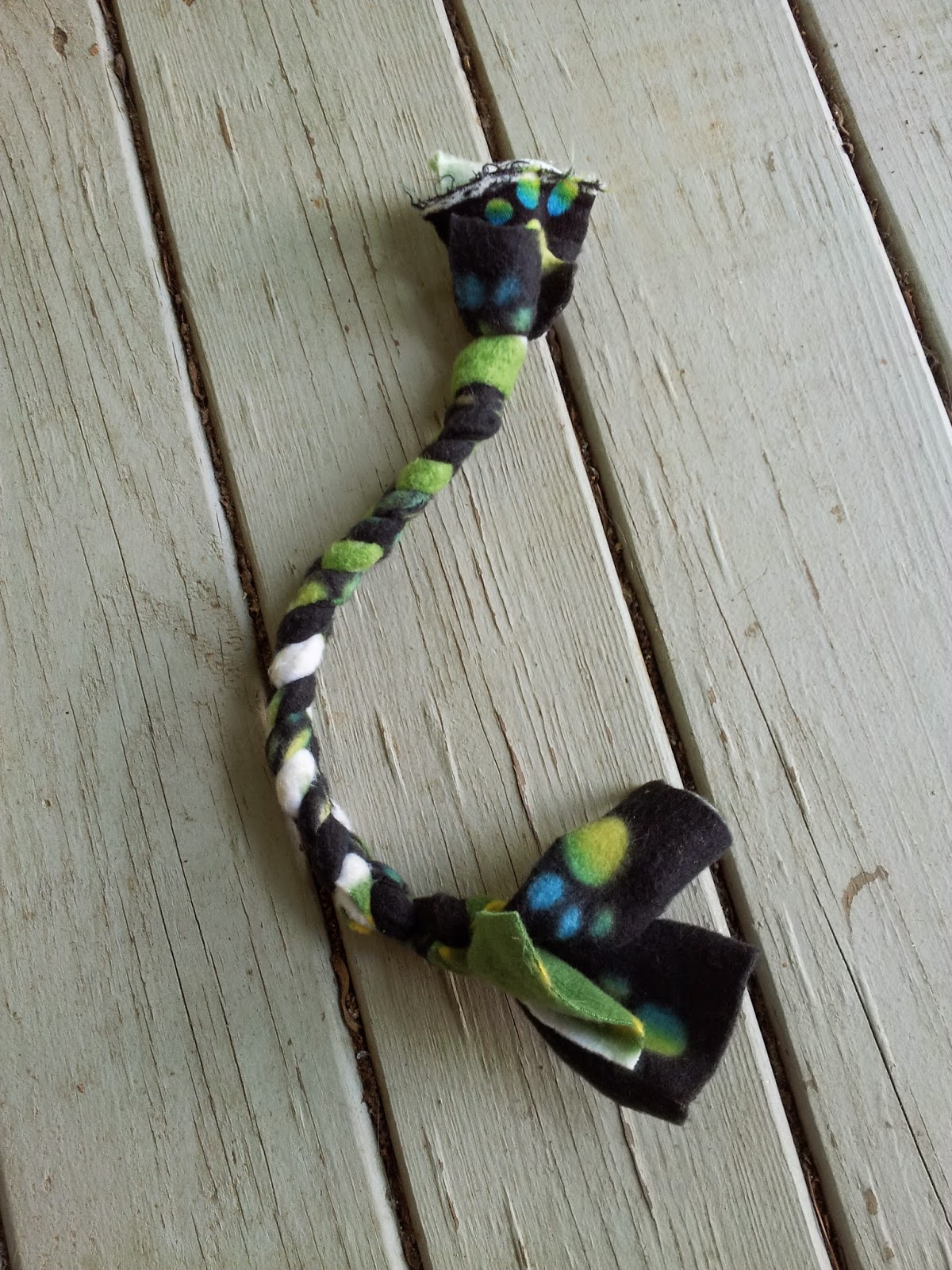 Raise a Green Dog! Make your own homemade dog tug toy from repurposed