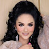 Krisdayanti Jalani Pembedahan Lasik Sebagai Hadiah Hari Jadi