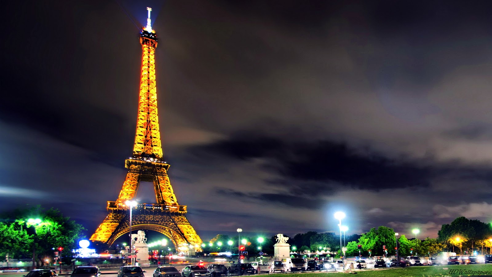 Eiffel Tower - HD Wallpapers