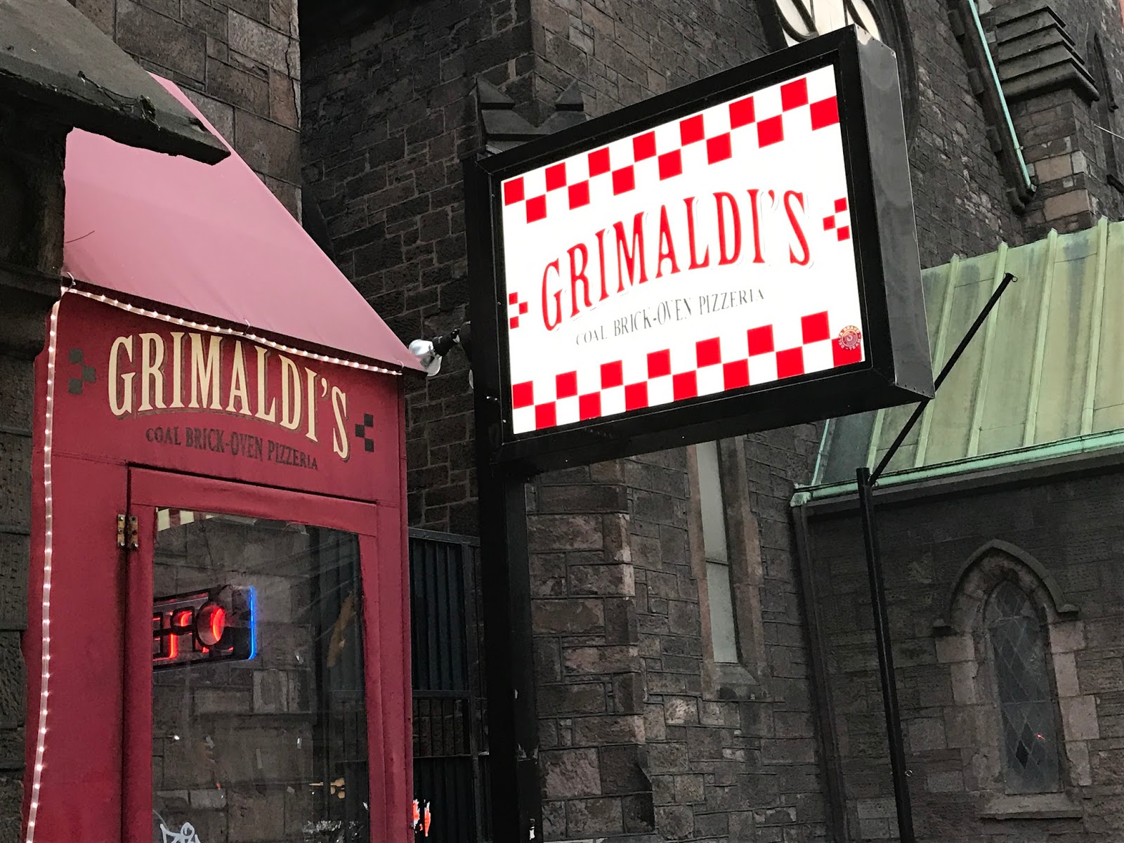 The Pastry Chef&rsquo;s Baking: NYC: Restaurant Review - Grimaldi&rsquo;s Pizza