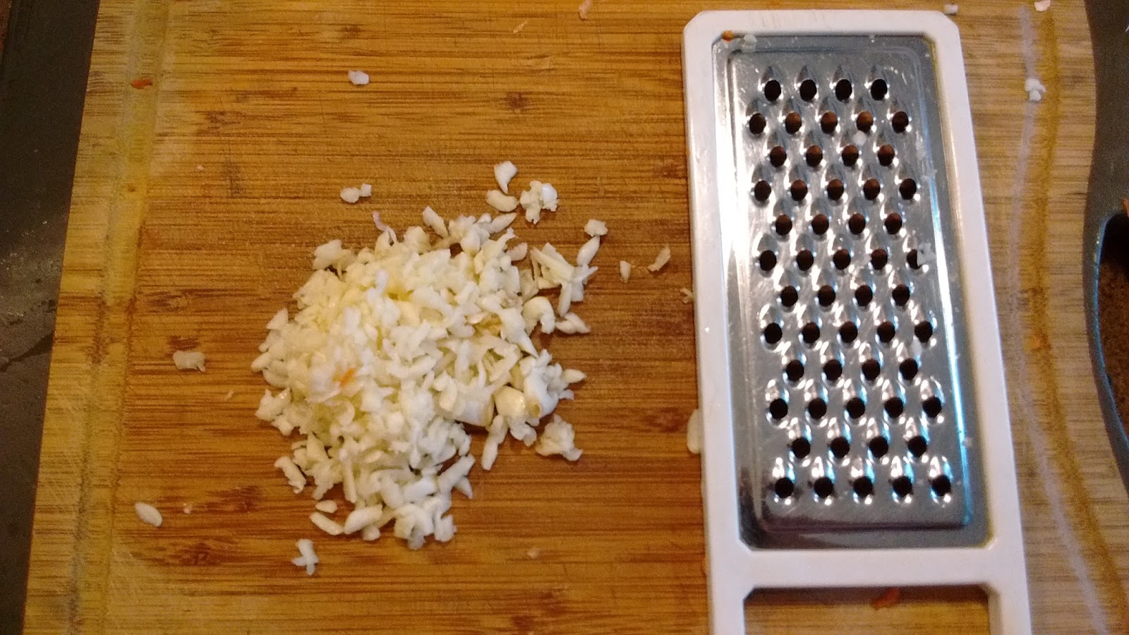 Simple Inspirations Fast Method For Mincing Garlic Cloves
