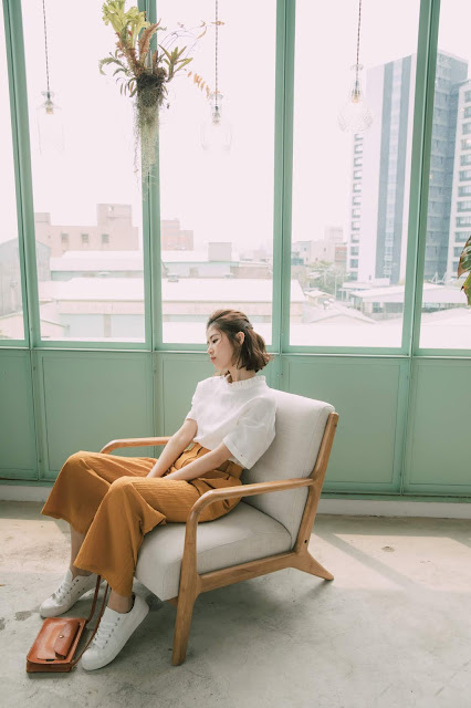 花領棉麻短袖上衣