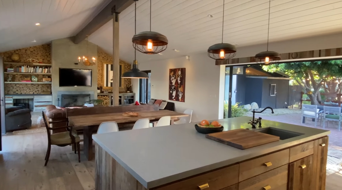 28 Interior Design Photos vs. 6608 Portshead Rd, Malibu, CA Luxury Home Tour
