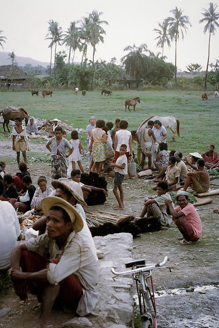 Em Timor Leste nos finais dos anos 60 - Locais - Consultar direitos de autor em https://manuelamartinsgomes.blogspot.com