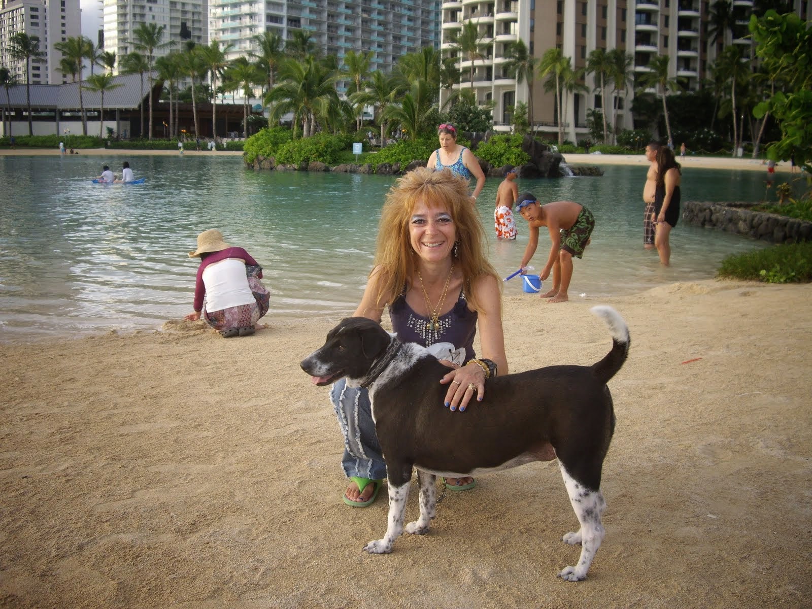 CHESSIE AND DR. VIV IN WAIKIKI, HAWAII