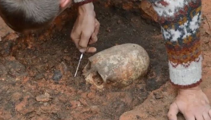Cráneo alargado de 2000 años de antigüedad en Rusia 31julio1