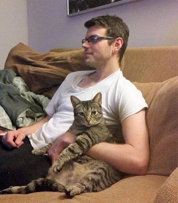 Wife feels like she is a 'side chick' to her husband because the family cat prefers him