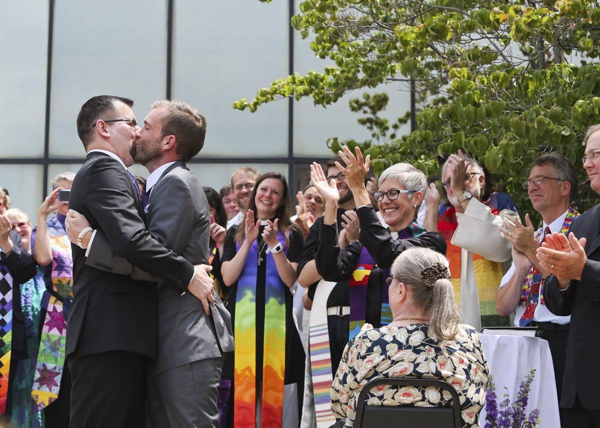 Vatican strengthens ties with evangelicals and mormons against gay marriage