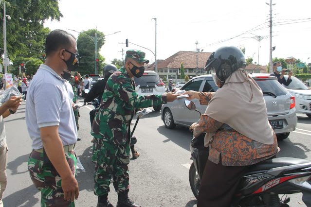 Peringati Hakordia Forkopimda Sragen Bagikan Masker Gratis Peringati Hakordia Forkopimda Sragen Bagikan Masker Gratis