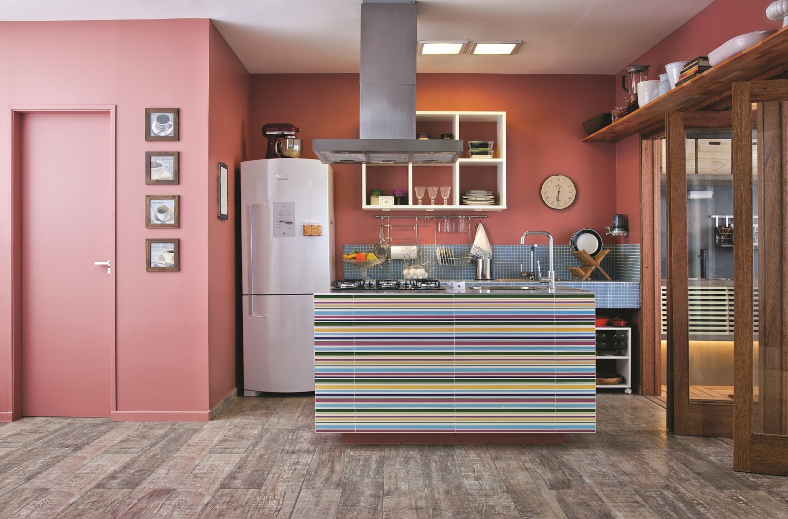 Дизайн покраски кухни. Цвет стен на кухне. Крашенные стены на кухне. Розовые стены на кухне. Разноцветные стены на кухне.