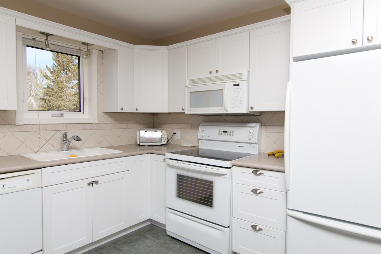 ROYAL LEPAGE Carman 95 2nd Street NW in Carman