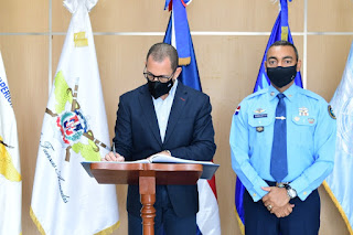 La imagen tiene un atributo ALT vacรญo; su nombre de archivo es cesaccc.jpg