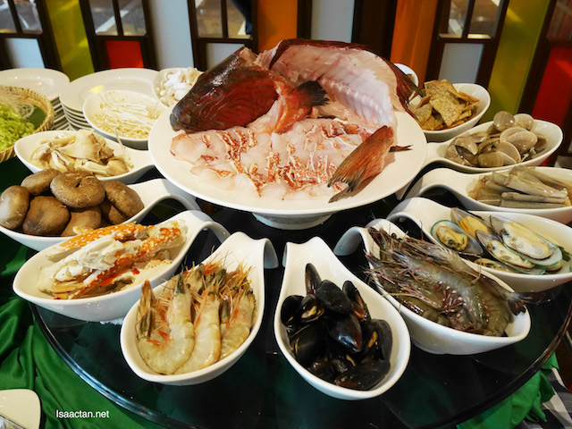 Succulent seafood for the steamboat