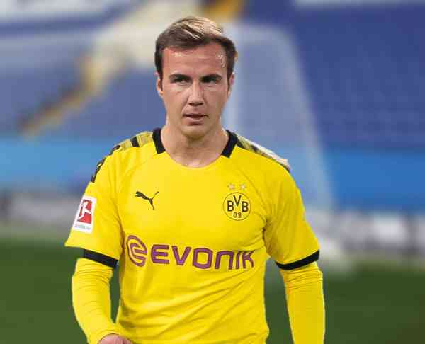 Top 10 football stars who are going to be out of contract this summer. Top 10 football stars who are going to be out of contract this summer.