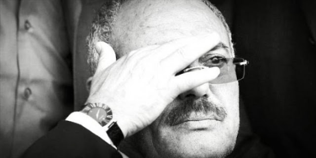 الآنسي ينشر فيديو «صـــادم» لضابط بالحرس الجمهوري يكشف «بالأسماء» أقرب_المقربين الذين خانوا صالح وبماذا كانوا يوجهون القوات من داخل مكتب الزعيم..؟! (شاهد) الآنسي ينشر فيديو «صـــادم» لضابط بالحرس الجمهوري يكشف «بالأسماء» أقرب_المقربين الذين خانوا صالح وبماذا كانوا يوجهون القوات من داخل مكتب الزعيم..؟! (شاهد)