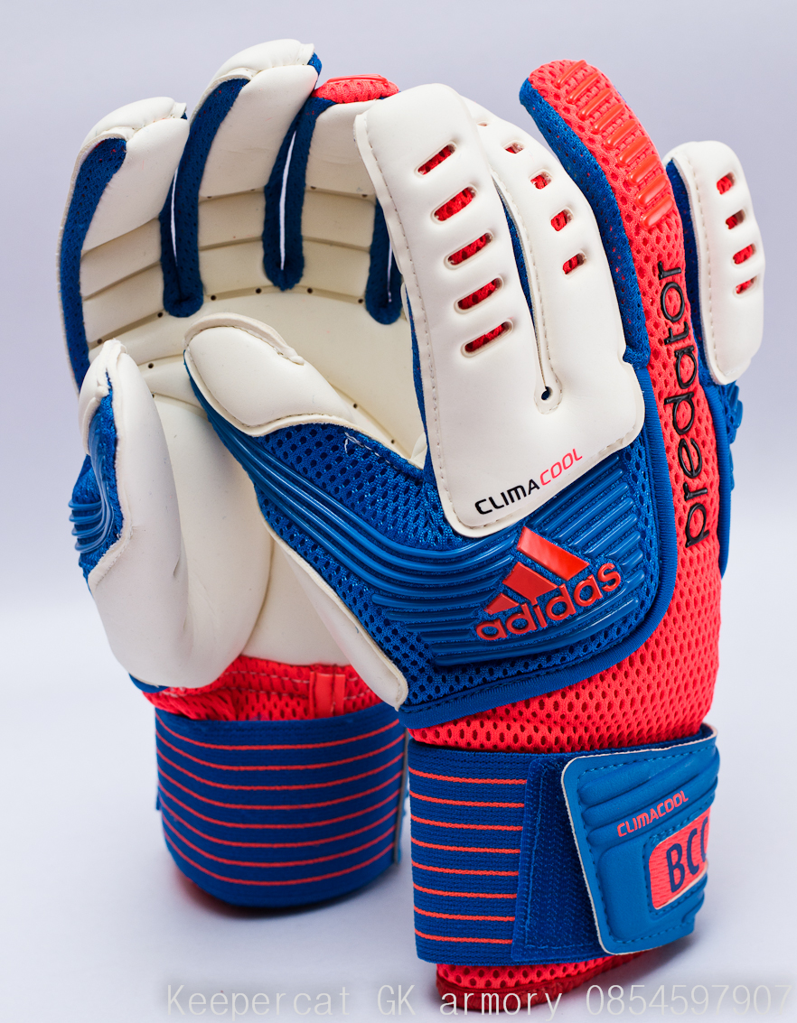 ร้านขายถุงมือผู้รักษาประตูเล็กๆร้านหนึ่ง Keepercat Great Glove For