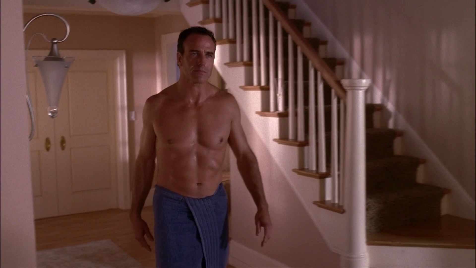 Richard Burgi shirtless in Desperate Housewives 2-19 "Don't Look ...