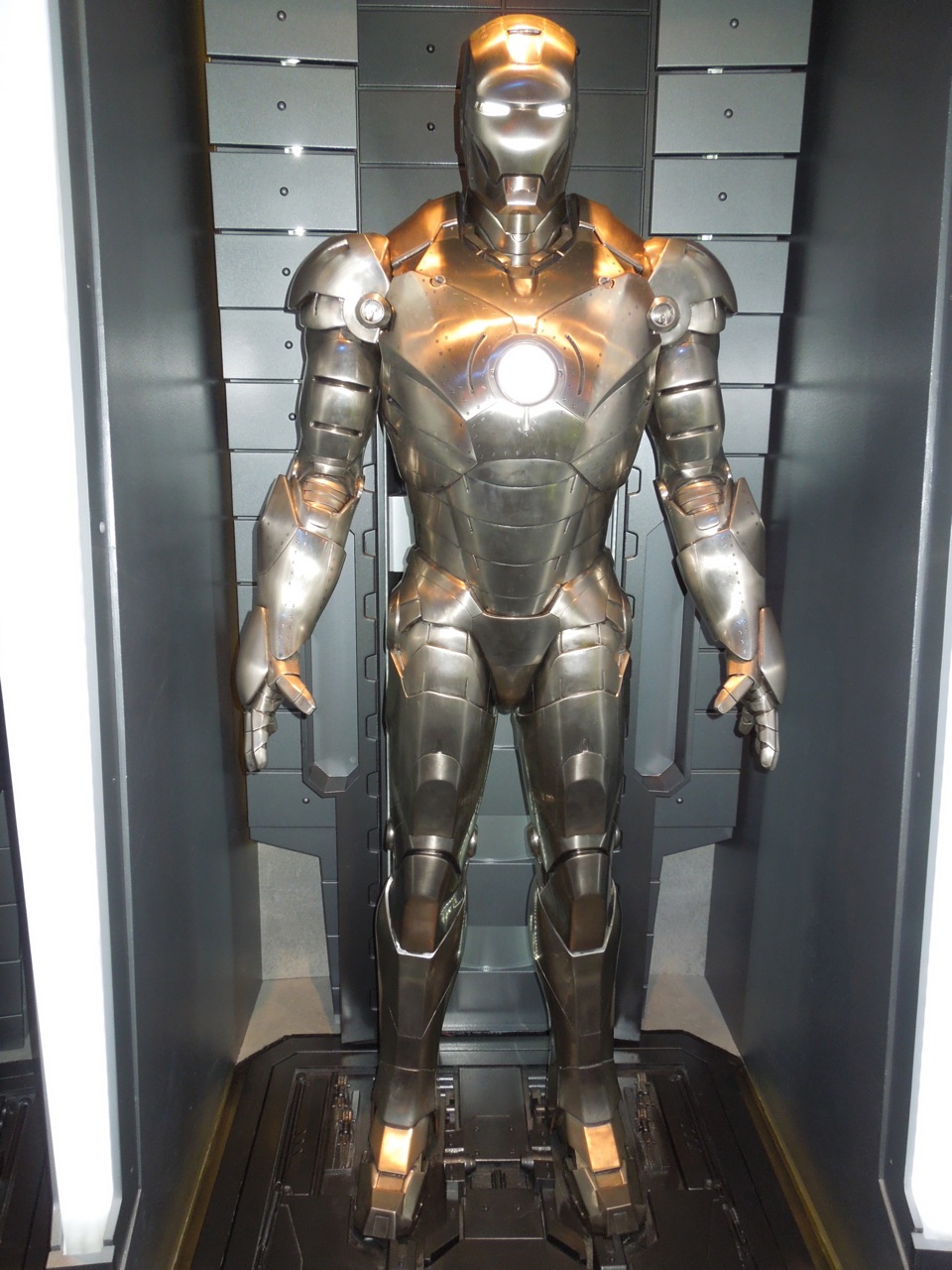 Hollywood Movie Costumes and Props: Iron Man 3 Mark II suit on display ...