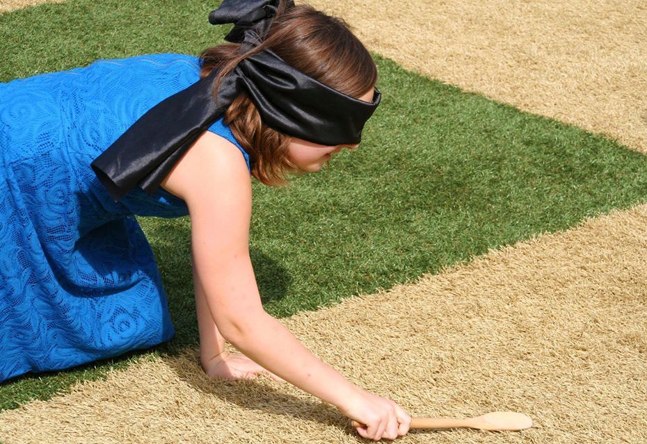 Spiele mit verbundenen Augen