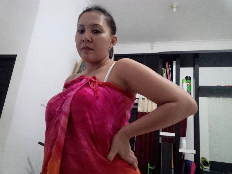 Ngintip ibu mandi