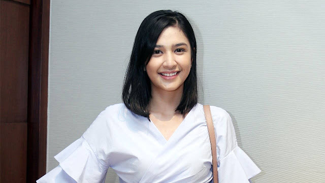 Inilah Cara Unik Belajar Bahasa Inggris Ala Mikha Tambayong Inilah Cara Unik Belajar Bahasa Inggris Ala Mikha Tambayong