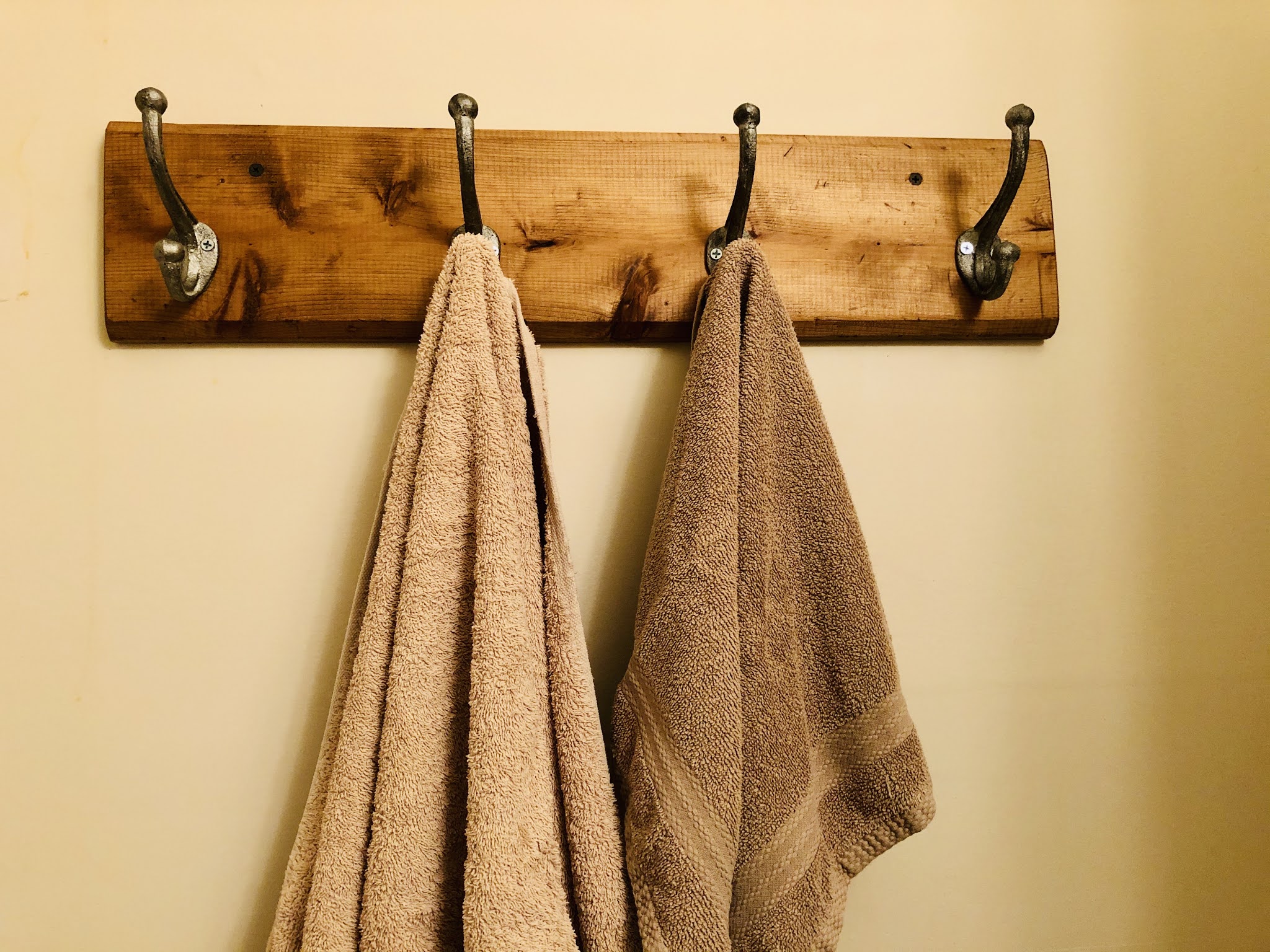 Ms. Nancy's Nook Rustic Wood & Iron Wall Rack DIY