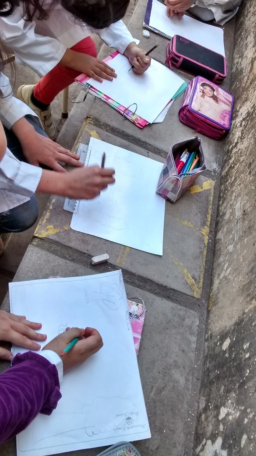 Inglés de Inés Trabajando en el patio