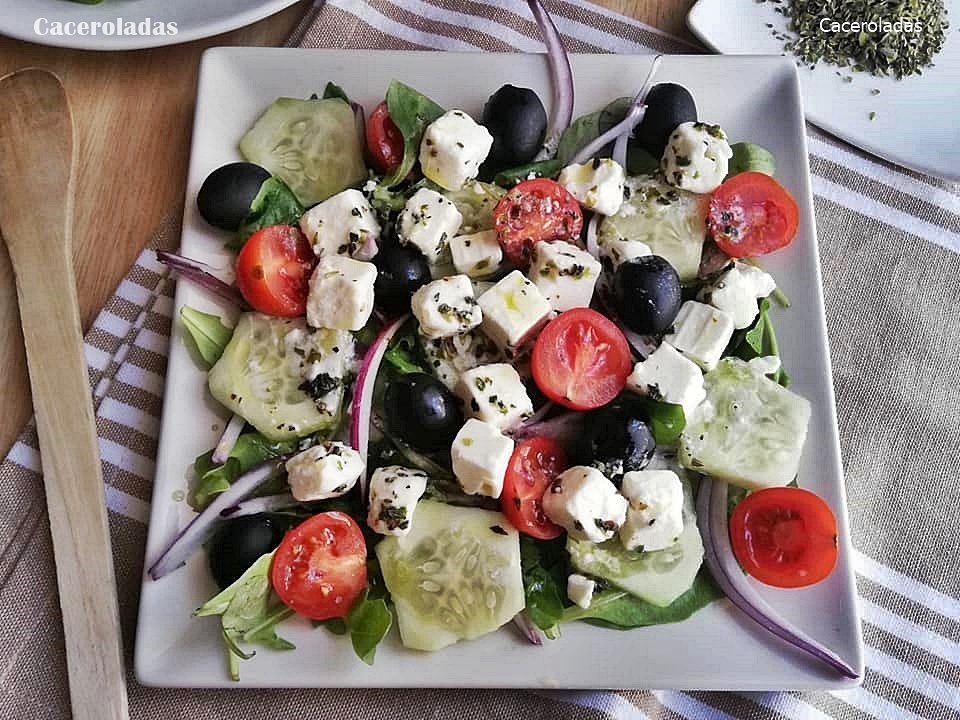 Como hacer ensalada Griega original | Caceroladas