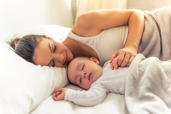 Here are the 5 Benefits of Sleeping with Babies You Might Not Have Heard