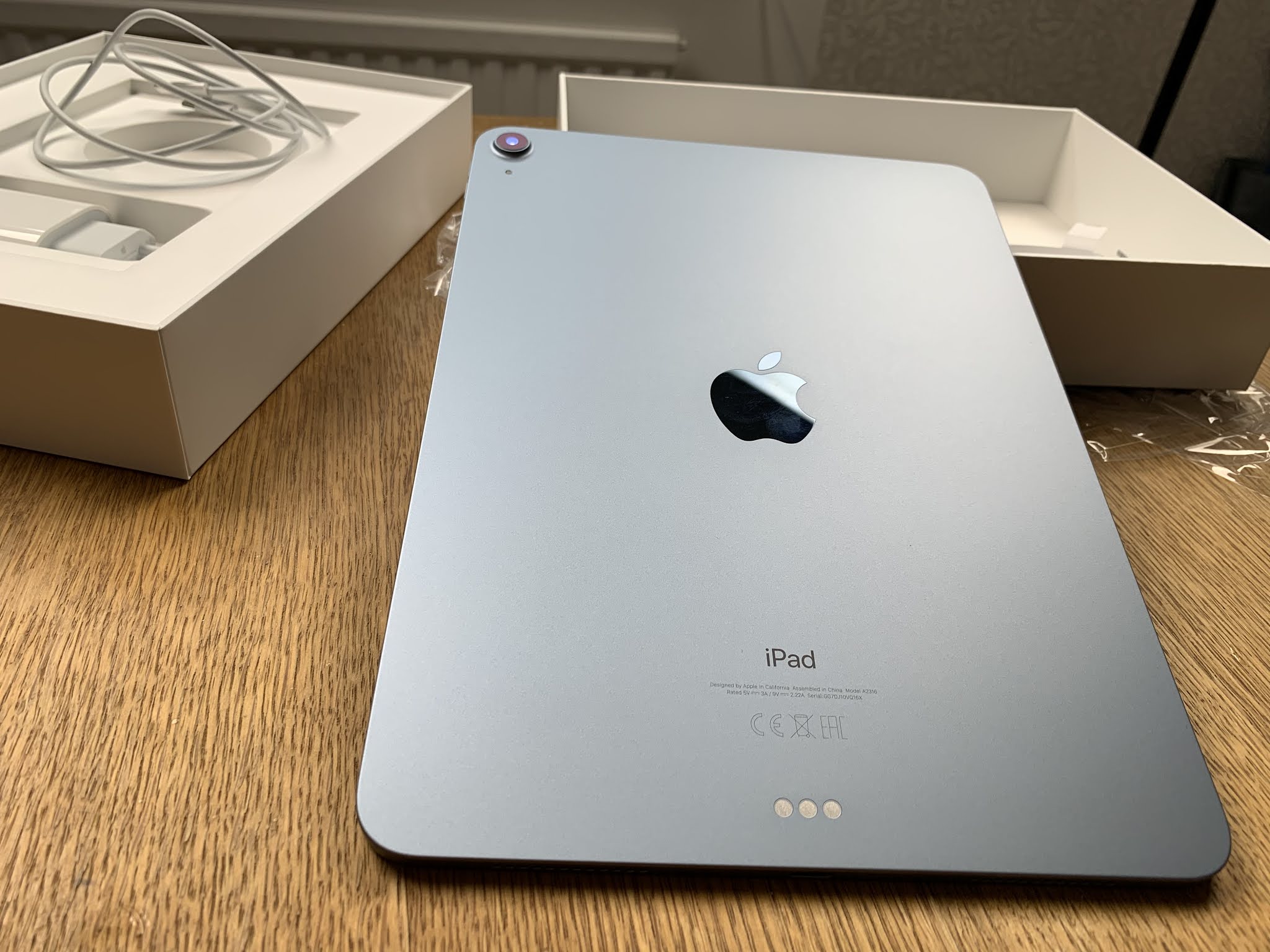 Unboxing of my 256GB iPad Air 4 2020 in Sky Blue