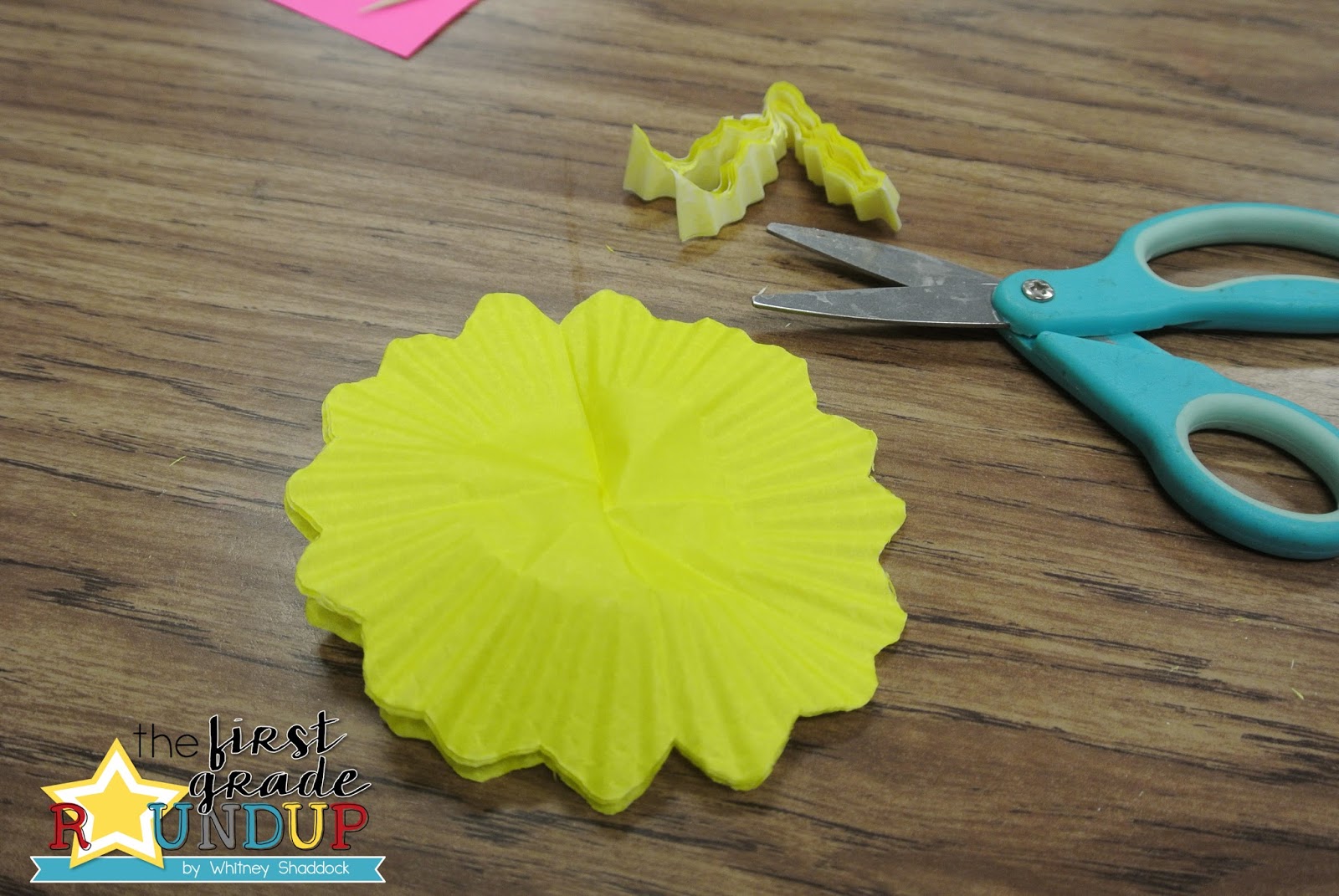 Cupcake Liner Flowers For Mother's Day / Cupcake Liner Flower Craft For