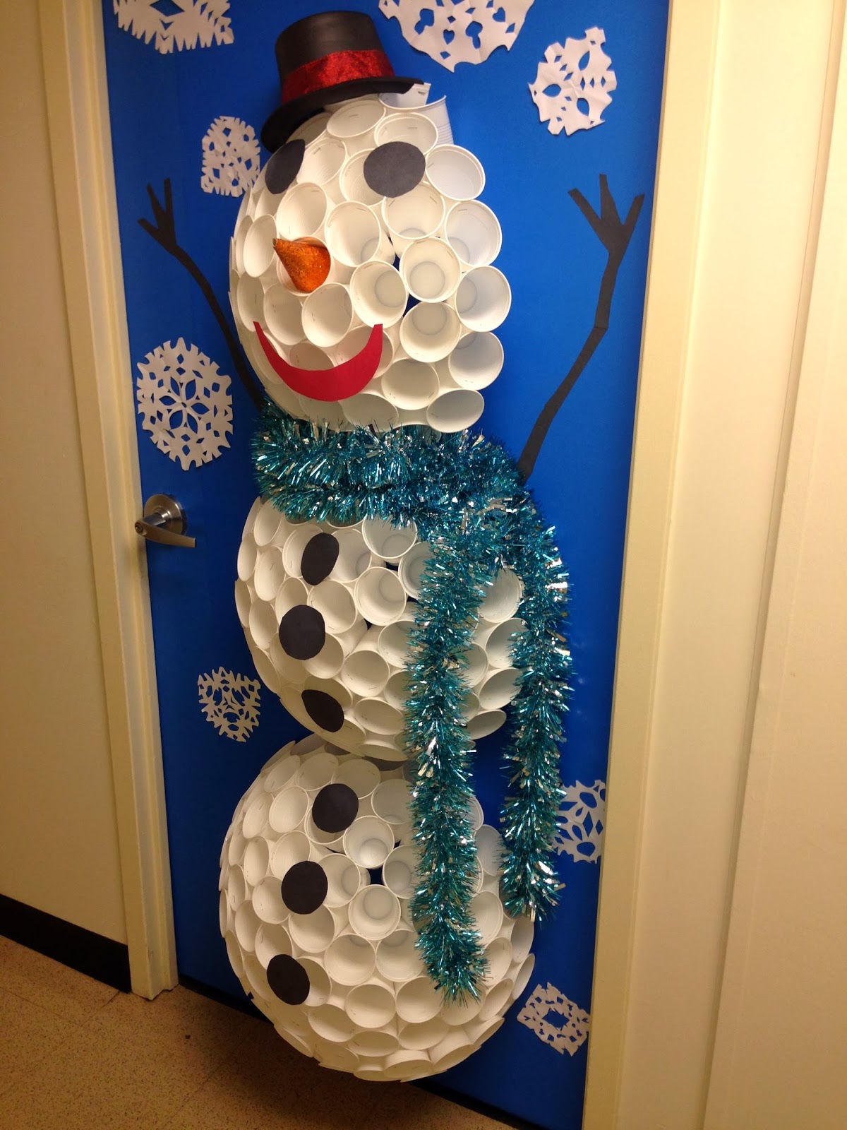  Christmas Door Decorating Contest for Small Space