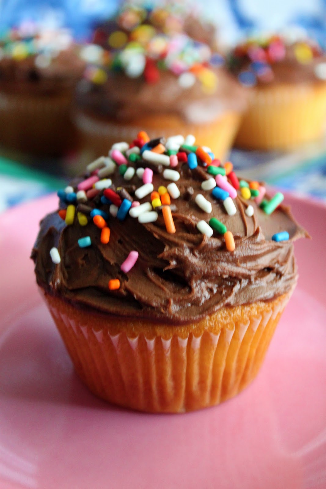 Clutzy Cooking: The Best/Easiest/Best Cupcakes Ever. EVER.
