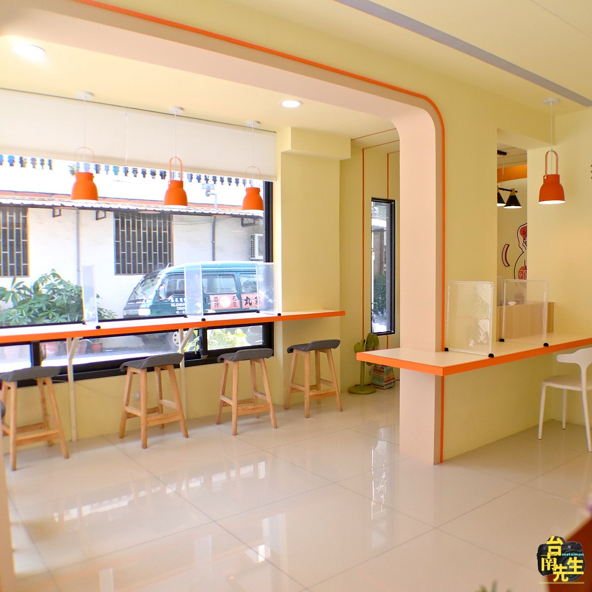 台南早午餐/專賣各式吐司與捲餅/限量供應2小時完售/不定期推出季節限定口味/嚴選食材料多實在/平日限定店外餐車