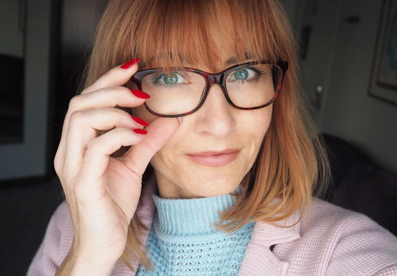 Red nails, red glasses, red hair | Beauty look for glasses, over 40 | Not Dressed As Lamb