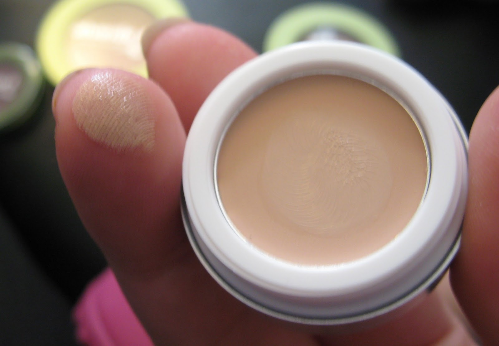 Alverde Cream To Powder Concealer Aus Dem Sortiment maybeinexact: [swatch] alverde cream to powder concealer "neu"