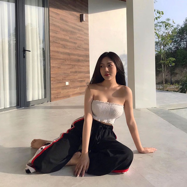 Nữ sinh tên Triệu Vy, sở hữu nhan sắc hút mọi ánh nhìn Nữ sinh tên Triệu Vy, sở hữu nhan sắc hút mọi ánh nhìn