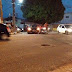 Carro e moto colidiram na avenida Abel Cabral. Vítimas feridas