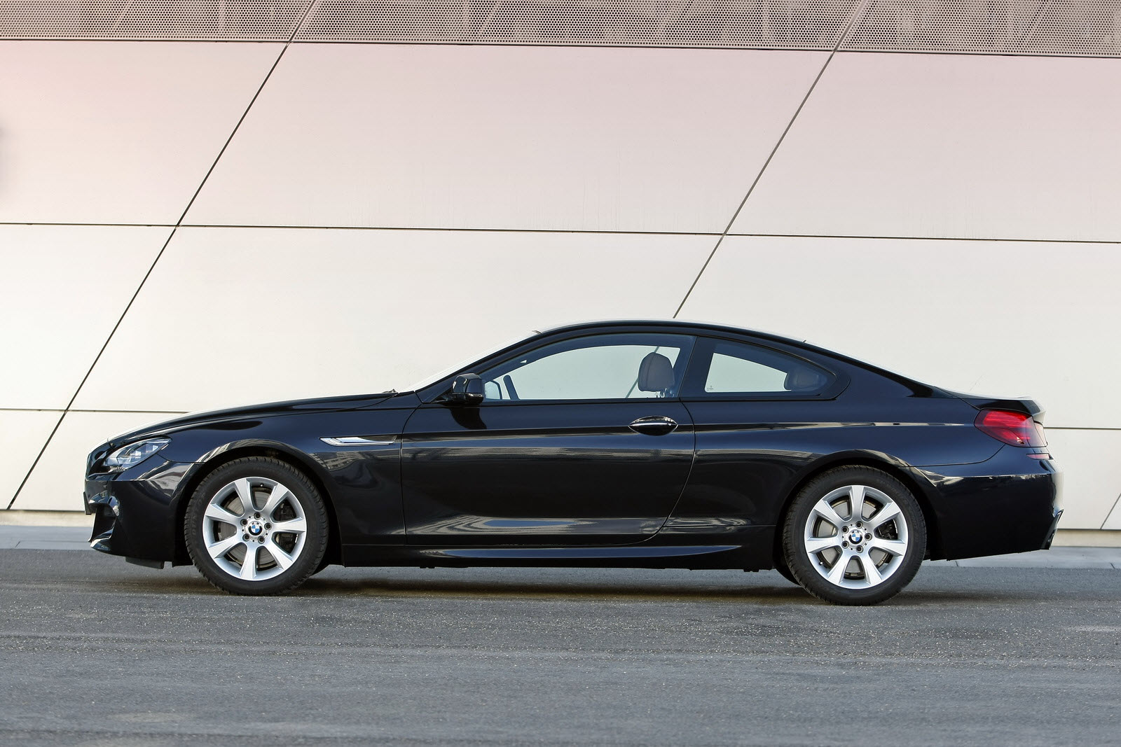 The BMW 6 Series Coupe with xDrive and sixcylinder in