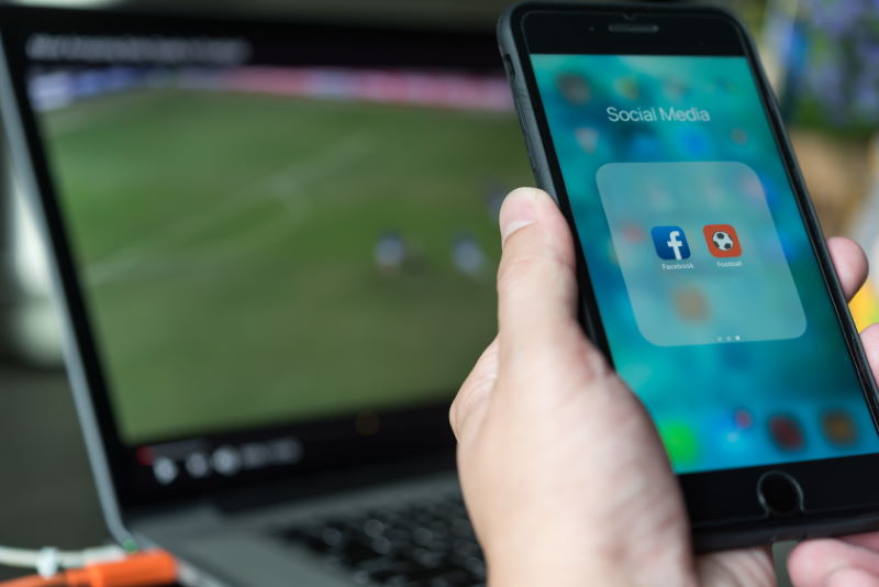 Futbol y redes sociales licencia Adobe Stock para homodigital