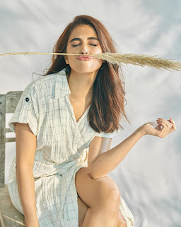 Pooja Hegde latest cute photos posted by her twitter