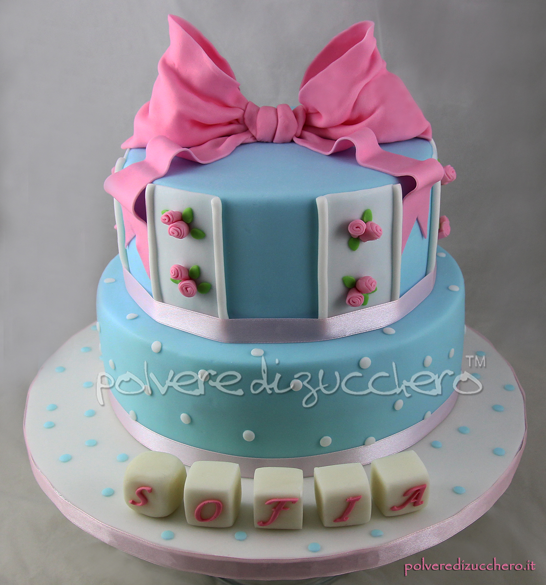 torta battesimo per una bimba in stile shabby chic nei colori di azzurro e rosa