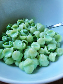 Green macNcheese with peas