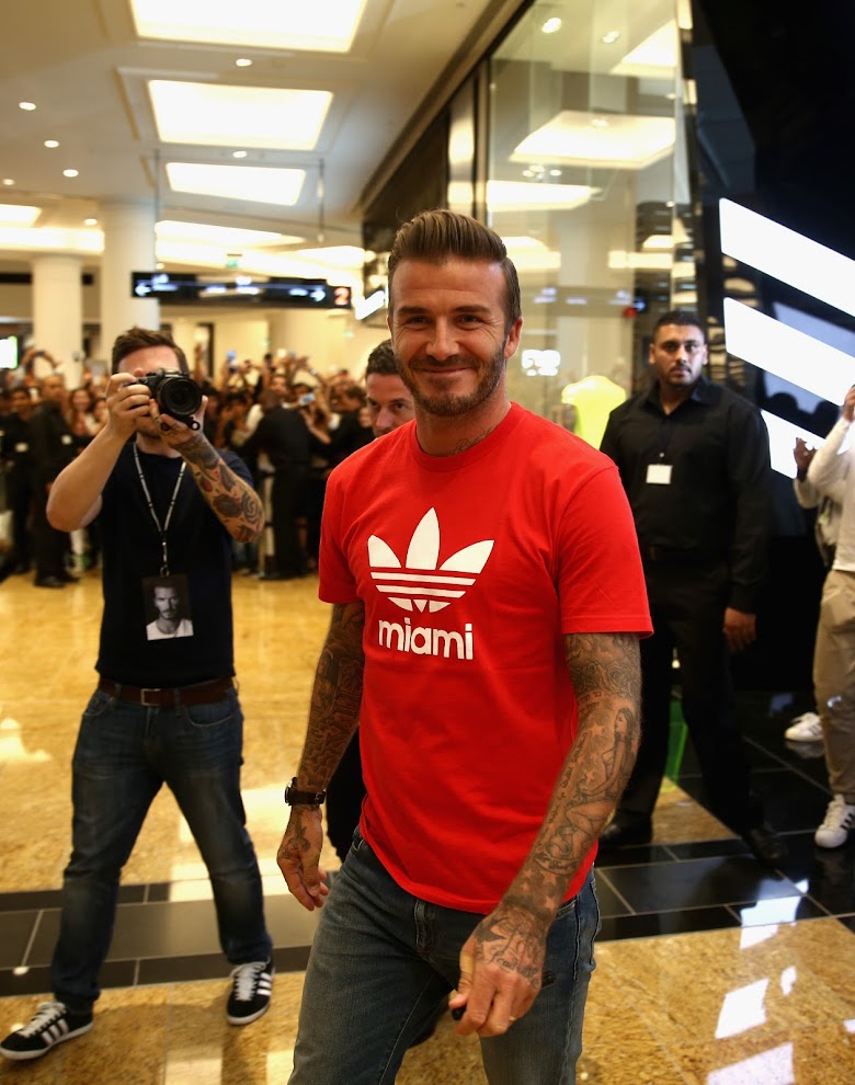 Posible Mal odio David Beckham en la apertura de una nueva tienda adidas en Dubai - Más  Telenovelas