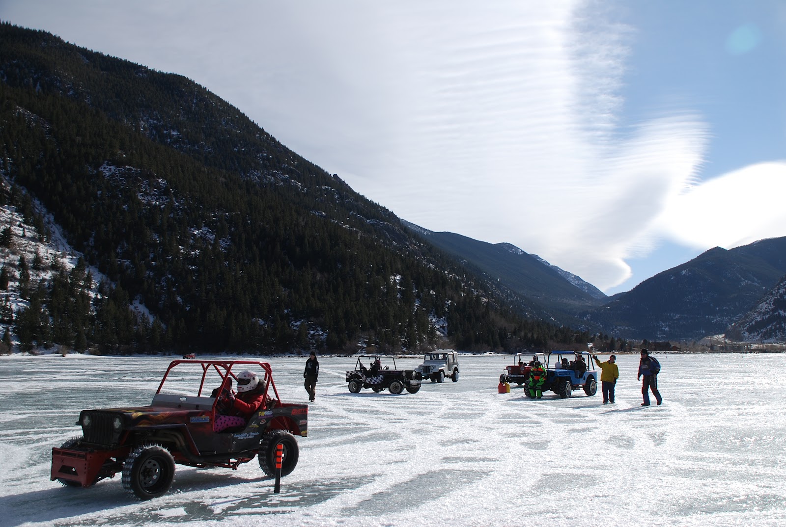 SkinnyTraffic ice racing & snowshoeing Naylor Lake
