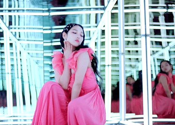 나른 섹시미에 비주얼까지 물 오른 혼성그룹 | 인스티즈