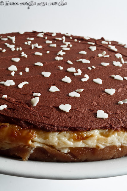 cheesecake mascarpone al forno e ganache al cioccolato 