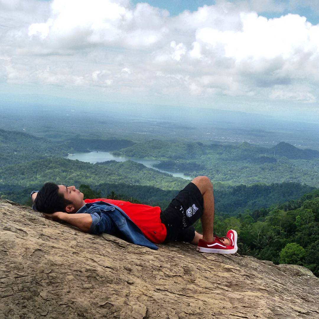 Menikmati Wisata Puncak Gunung Ijo Bagelan, Golden Sunrise - Yanacircle.com